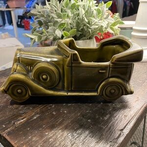 Vintage McCoy Floraline automobile car planter, model #532